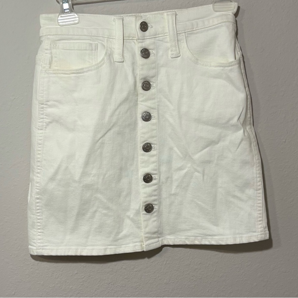 Madewell White Denim Button-Front Mini Skirt | Size 2 - Picture 3 of 10